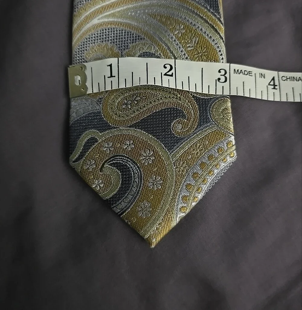 Van Heusen Yellow and Gray Paisley Tie